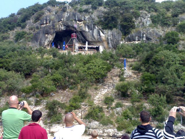 PESTERA VINETOO ROVINJE [].jpg