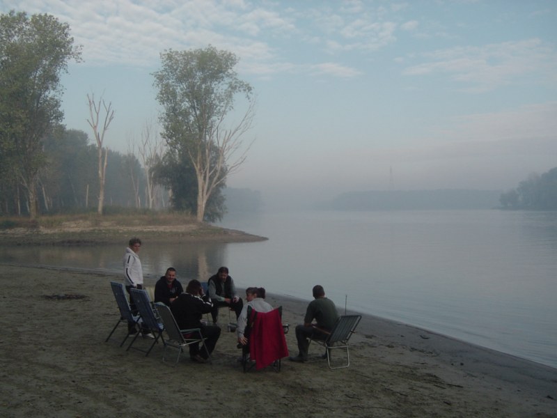 Se bea cafeaua ÃƒÂ®n ceaÃ…Â£a de la malul DunÃ„Æ’rii