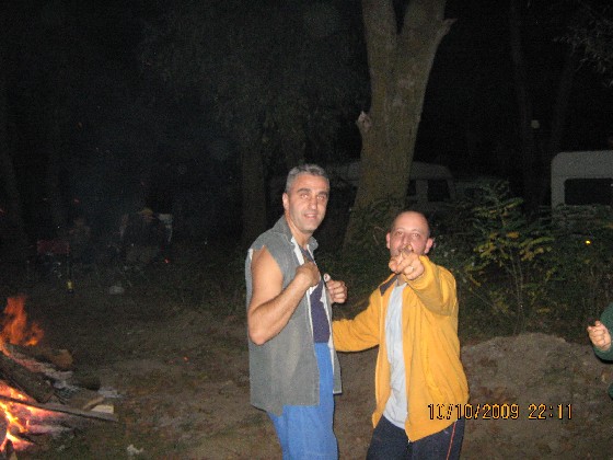 uite, el ne fotografiaza !!.jpg