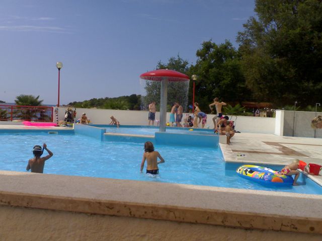 piscina_bijela_631[1] [640x480].jpg