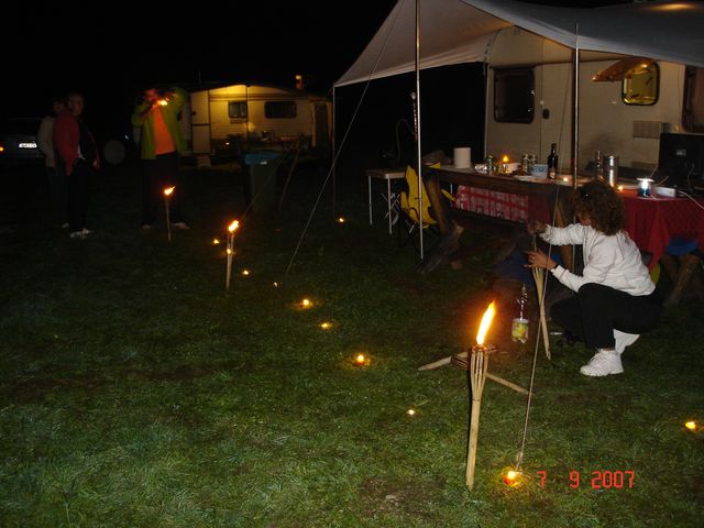 LUMINILE..... PARISULUI!!!???