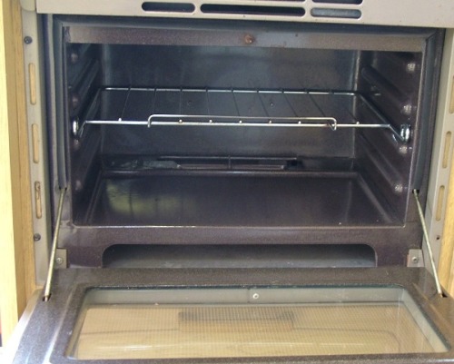 cuptor interior cu glilaj inox pe trei nivele.JPG