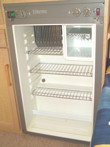 electrolux frigider cu congelator.JPG