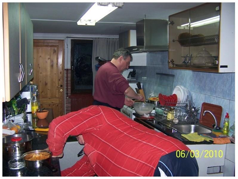 In timp ce unii dansau altii gateau