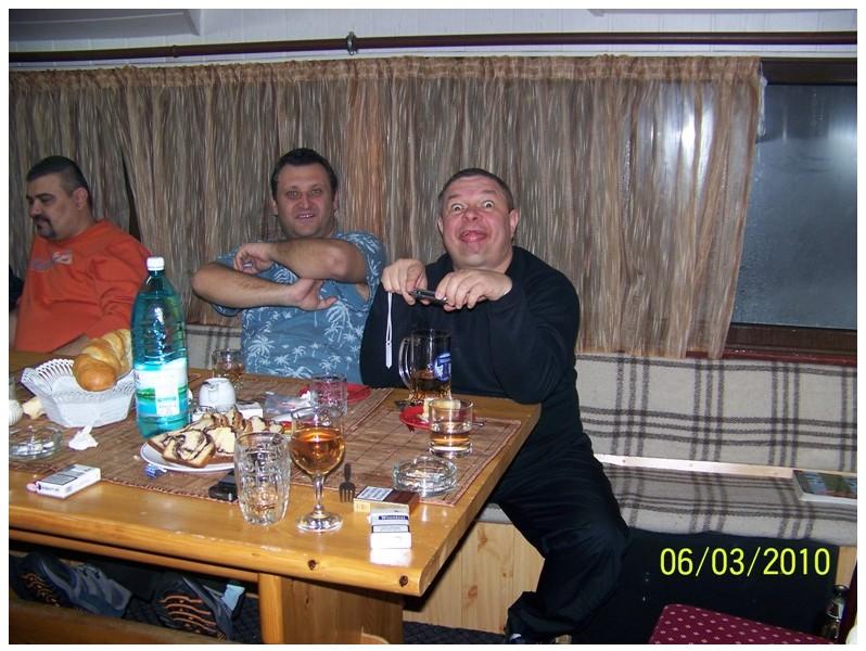 ...Si altii mimau...