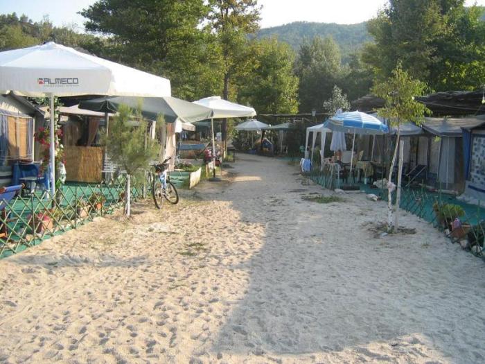 imagini din camping armenistis