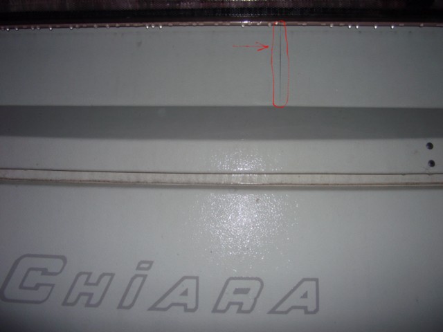 prima fisura sub geamul din fata [640x480].JPG