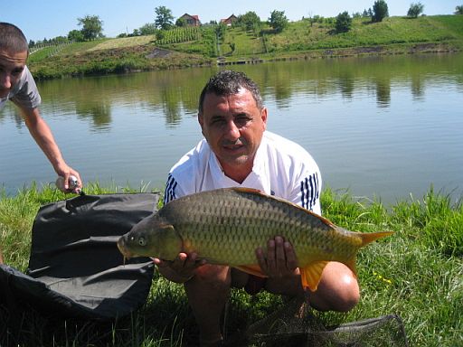 La pescuit sunt permanent cu fiul meu si bine inteles cu cine trebuie