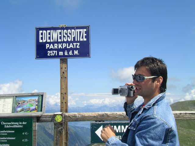 am ajuns cu masina pana aici !