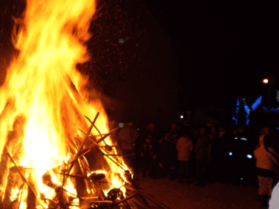 Foc-de-tabara-Borsa.gif