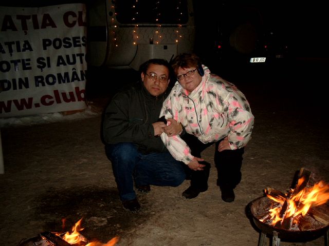 Ei s-au ocupat de gratar si vin fiert.