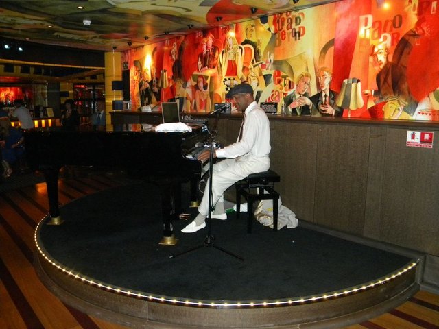 Jazz &amp; cafe concert Club