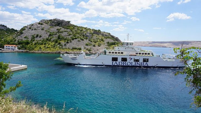 DSC00188.JPG (113.04 KiB) Vizualizat de 3282 ori Traversarea pe Insula Pag