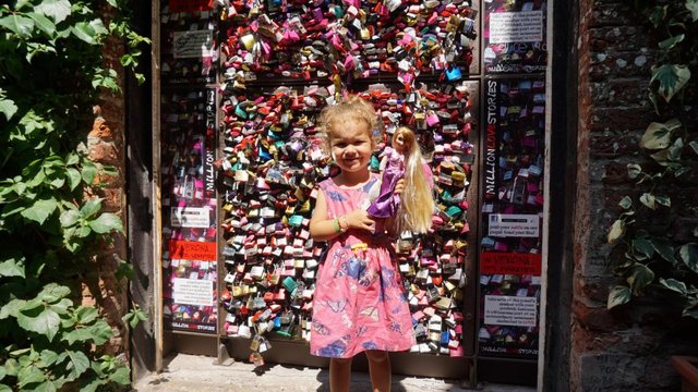 DSC01273.JPG (139.79 KiB) Vizualizat de 3221 ori Romeo si Julieta