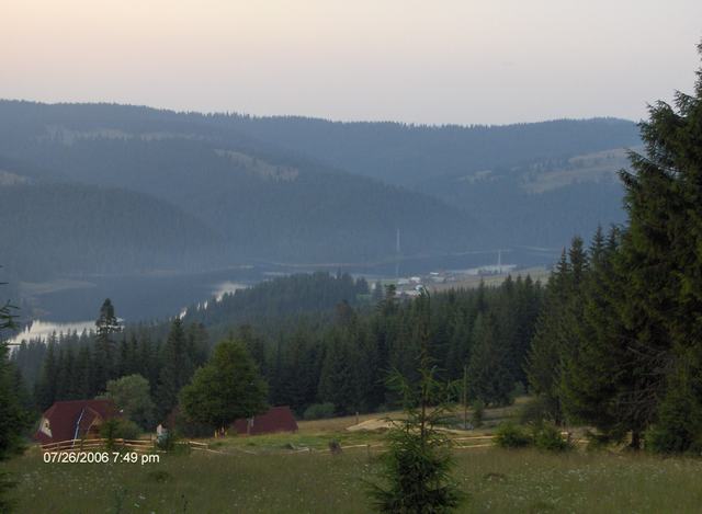 Lac de la Giurcuta.jpg