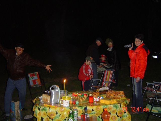 Se aÃ…Å¸teaptÃ„Æ’ Lumina ÃƒÅ½nvierii sÃ„Æ’ fie adusÃ„Æ’ de la MÃ„Æ’nÃ„Æ’stire (apar primii stropi de ploaie).