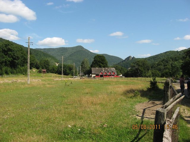 F-027.JPG