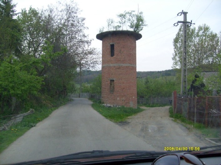 Pe drumin Musatesti, aproape de iesire