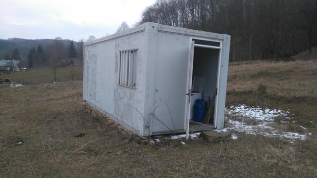 Containere