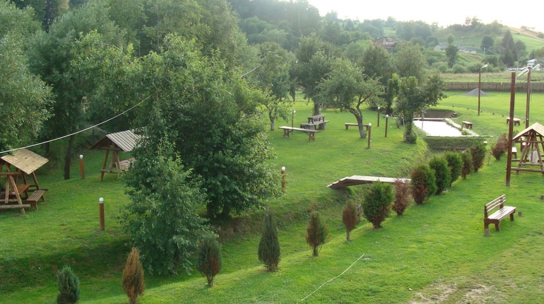 spatiu_verde_pensiunea_la_moara_big_816.jpg