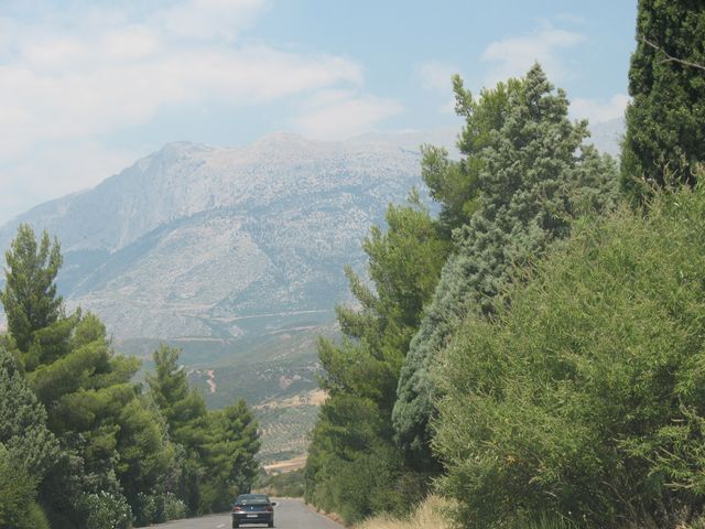 Muntele Parnasus-Tarimul lui Apolo [640x480].JPG