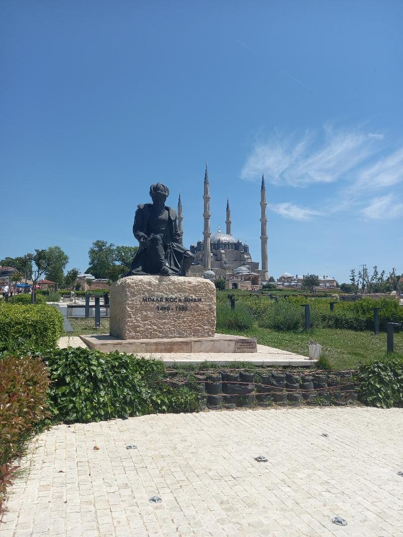 Moscheea centrala din Edirne.jpeg