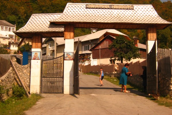 Si , in final , manastirea Namaesti , Arges.