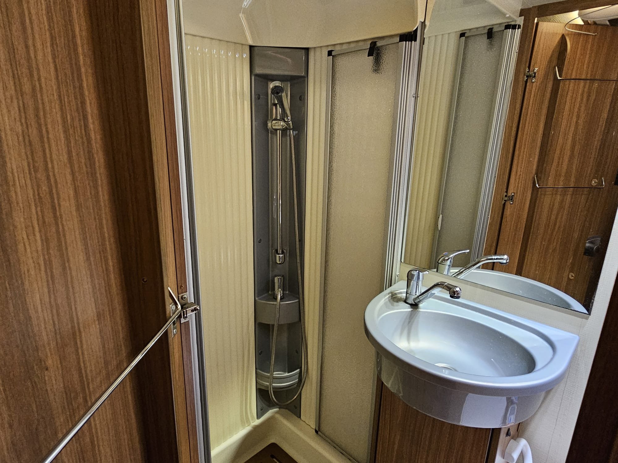 WhatsApp Image 2026-02-02 at 15.00.00 (1).jpeg