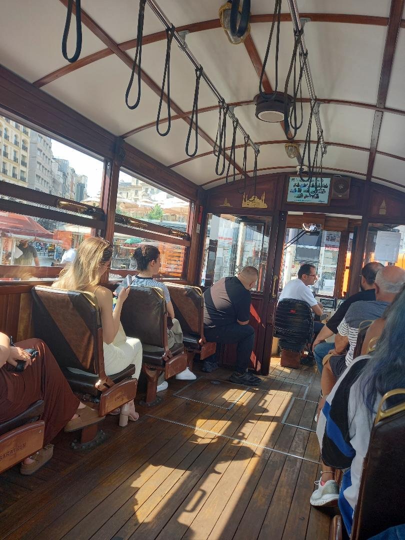 Interior tramvai.jpeg