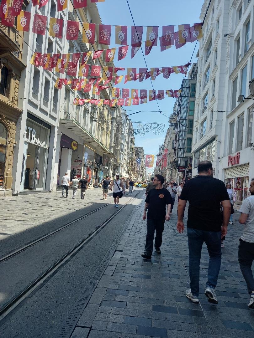 Strada comerciala Instigal.jpeg