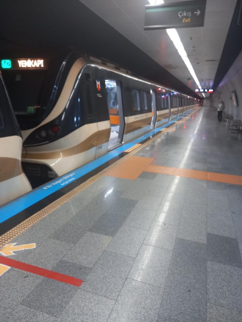Statie metrou.jpeg